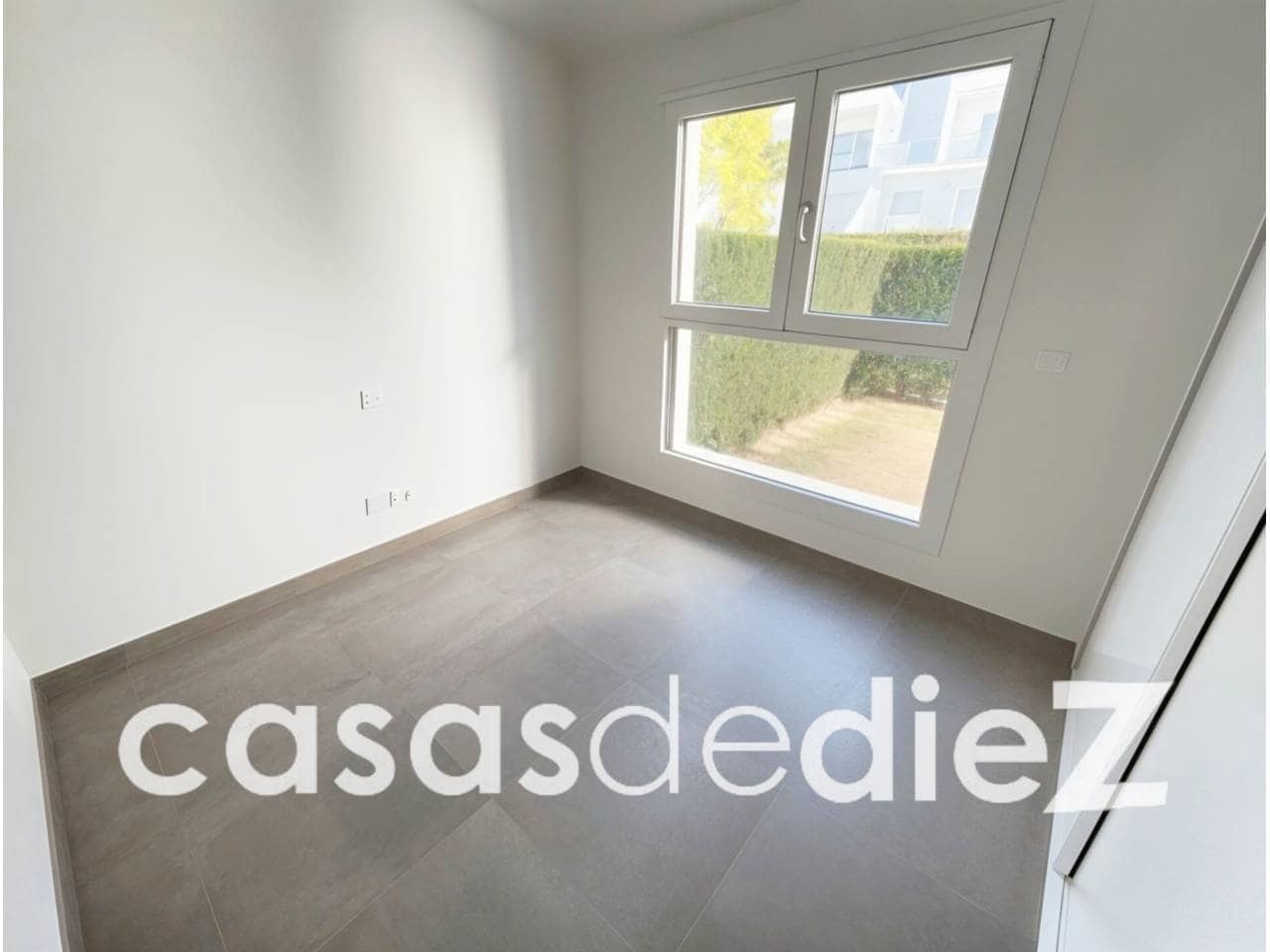 3 bedroom Apartment for sale in Oliva Nova with pool garage - € 340,000 (Ref: 9425875)