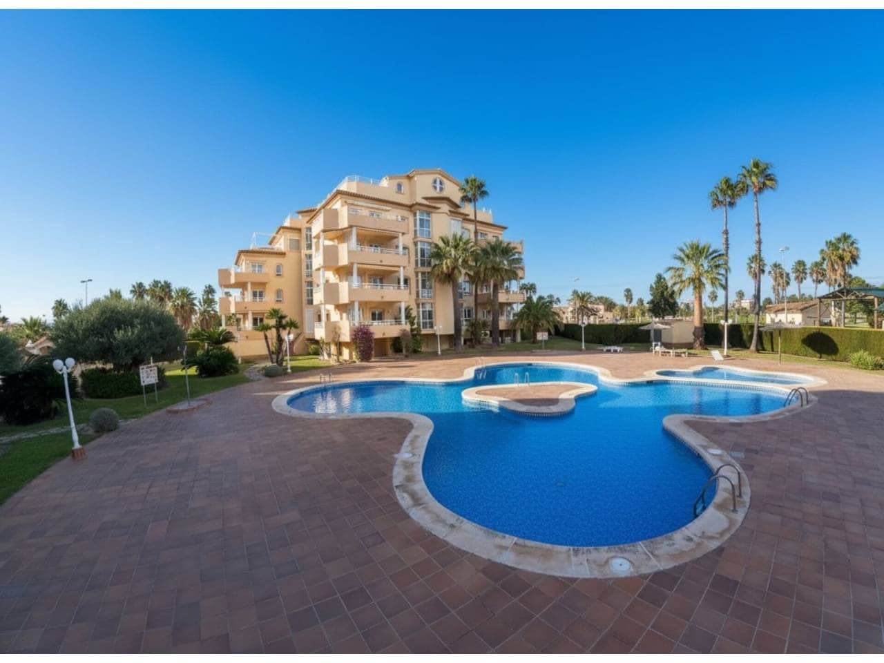 2 bedroom Flat for sale in Oliva Nova with pool garage - € 265,000 (Ref: 9455944)