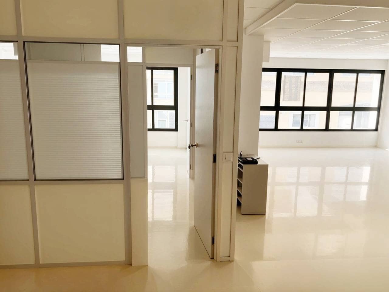 Commercieel te huur in Oliva - € 525 (Ref: 9470227)