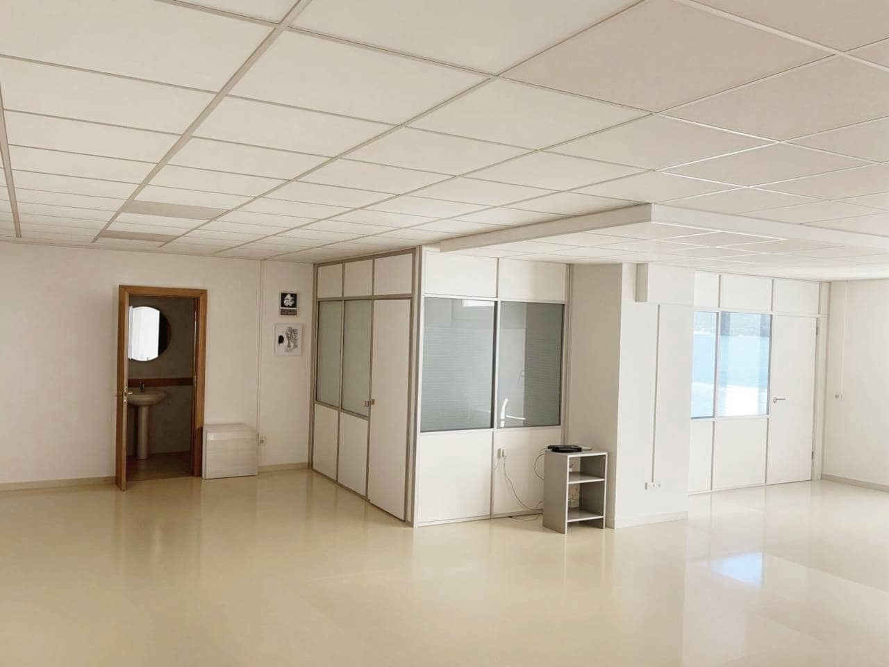 Commercieel te huur in Oliva - € 525 (Ref: 9470227)