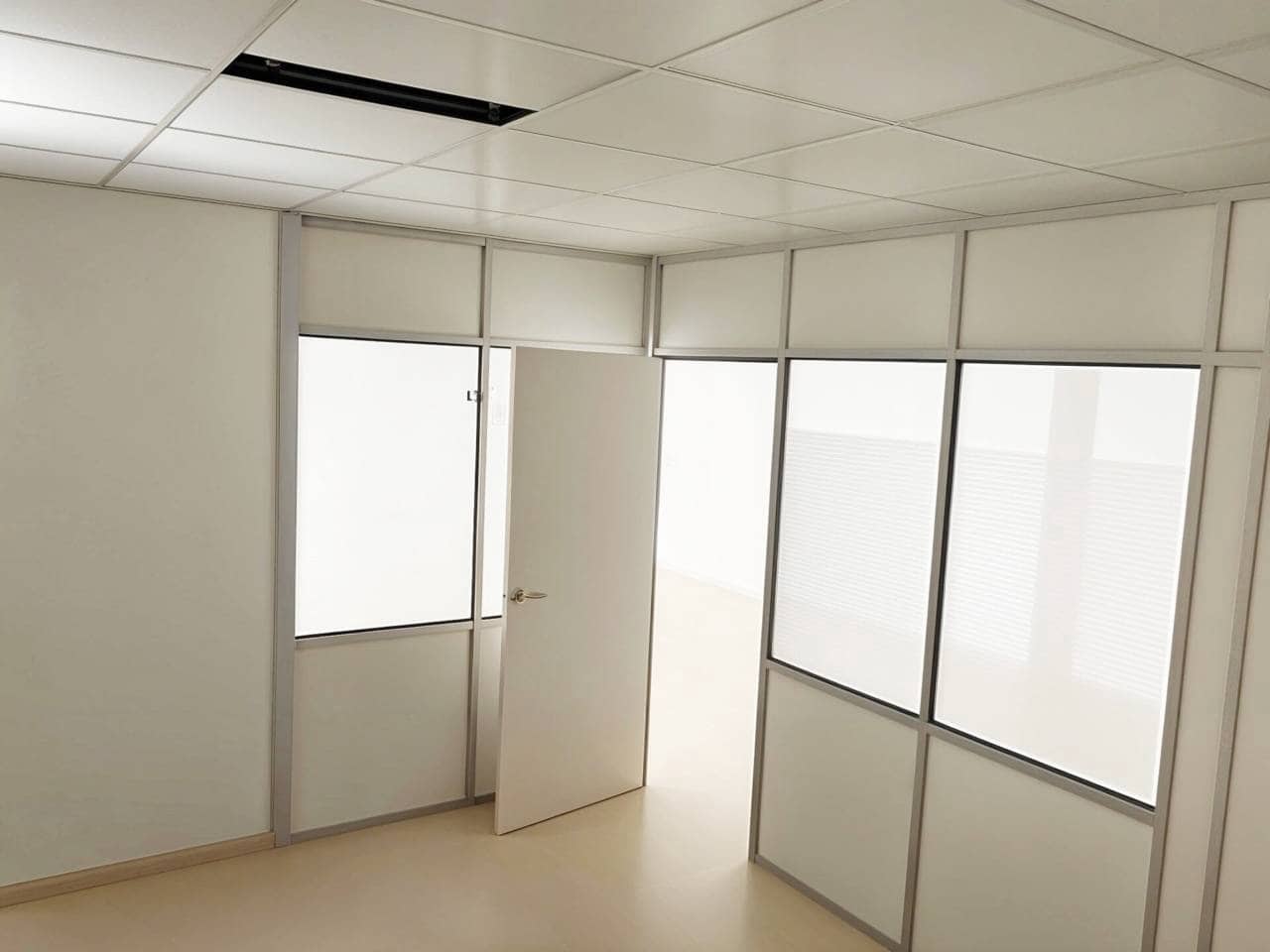 Commercieel te huur in Oliva - € 525 (Ref: 9470227)