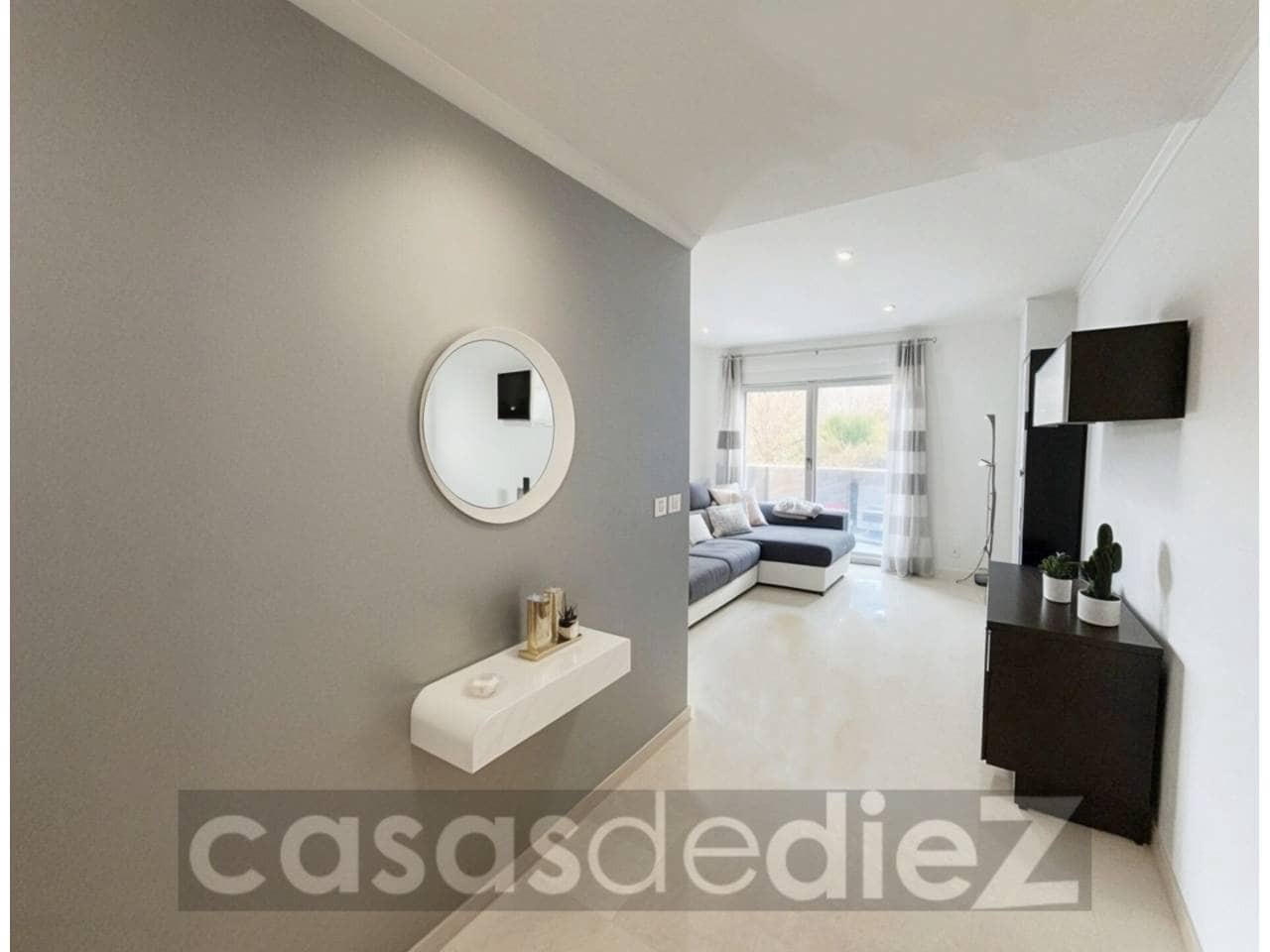 3 bedroom Flat for rent in Oliva with garage - € 850 (Ref: 9496667)