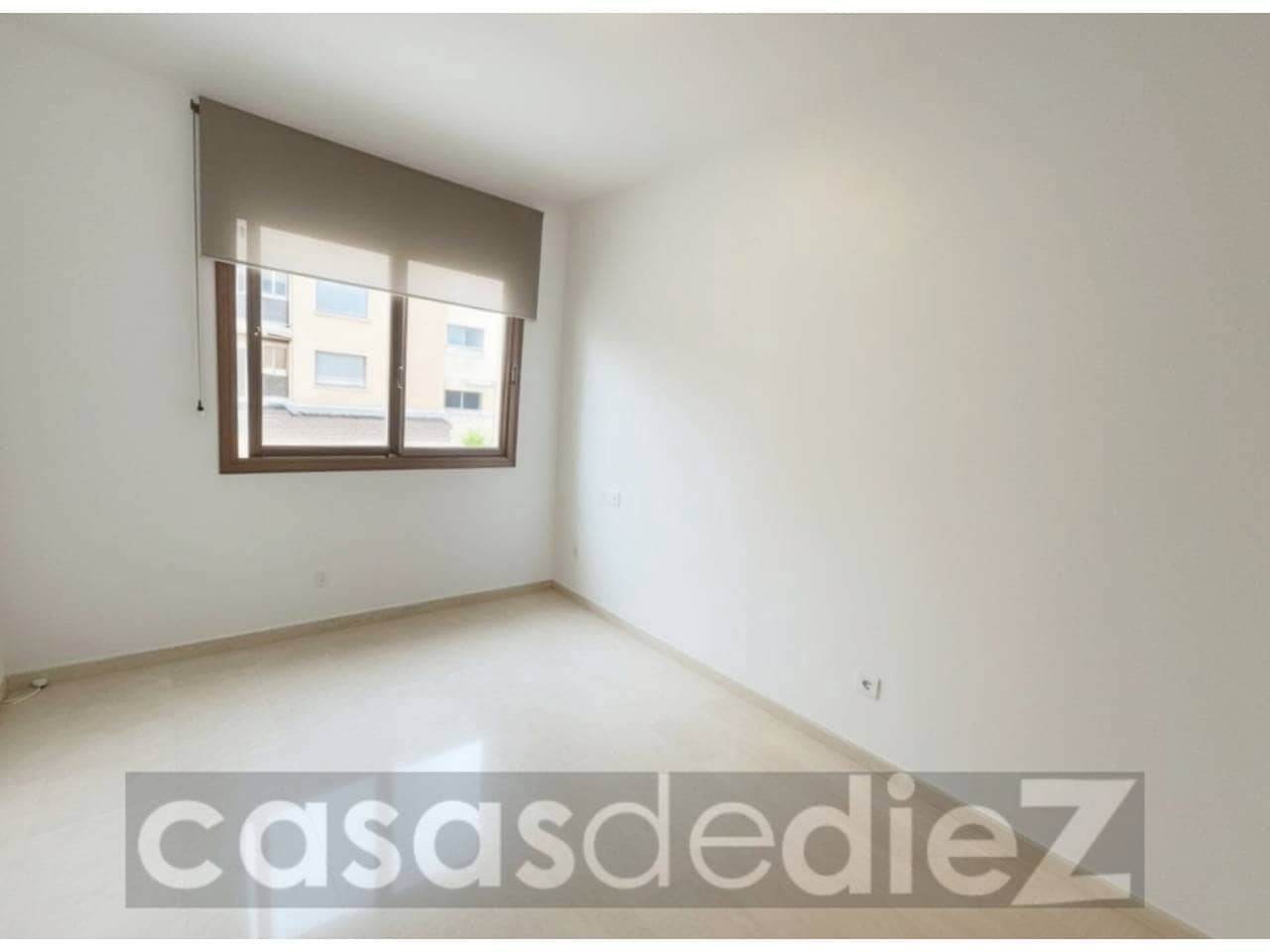 3 bedroom Flat for rent in Oliva with garage - € 850 (Ref: 9496667)