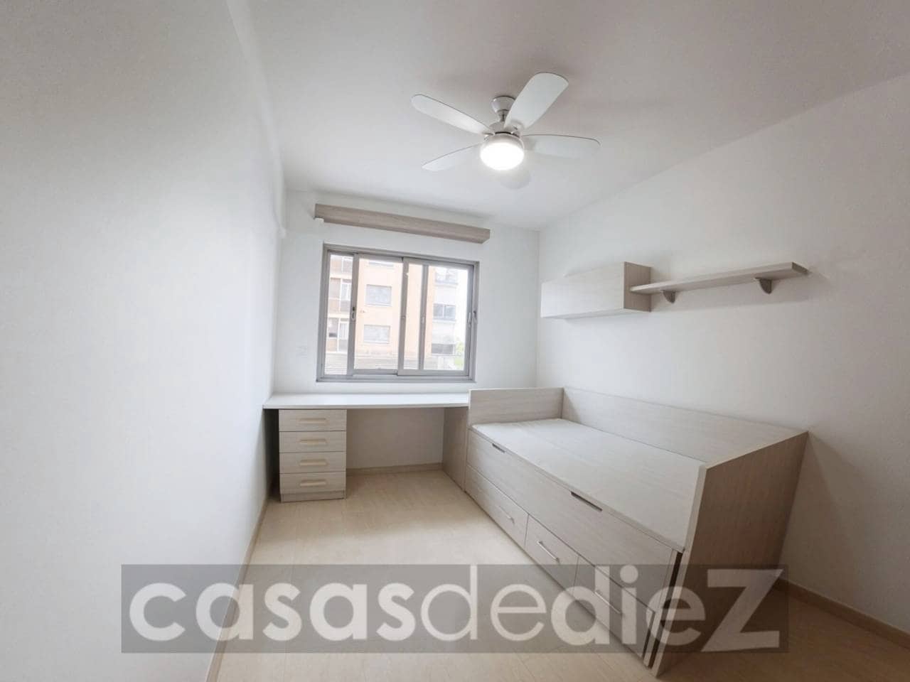 3 bedroom Flat for rent in Oliva with garage - € 850 (Ref: 9496667)