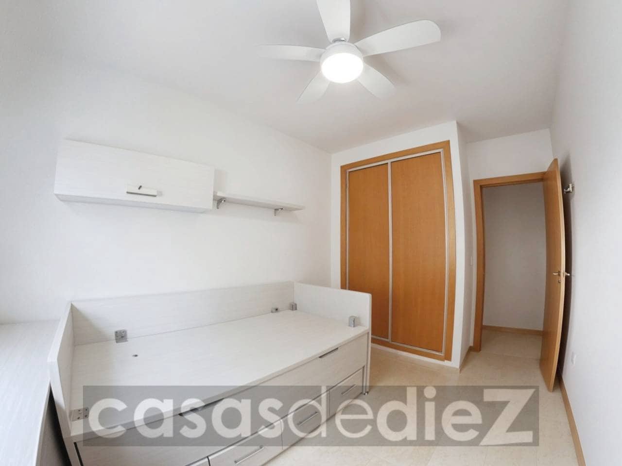 3 bedroom Flat for rent in Oliva with garage - € 850 (Ref: 9496667)
