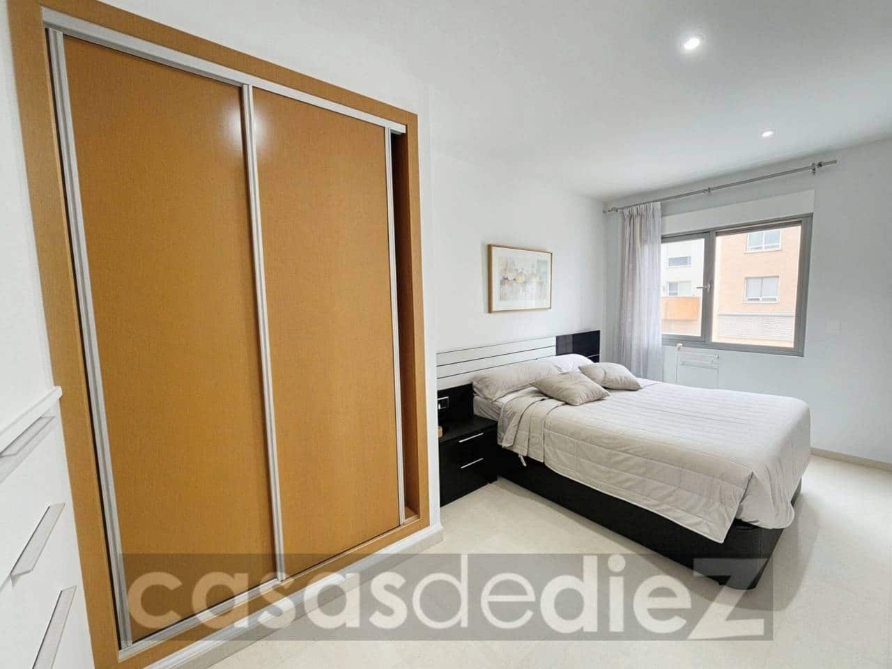 3 bedroom Flat for rent in Oliva with garage - € 850 (Ref: 9496667)