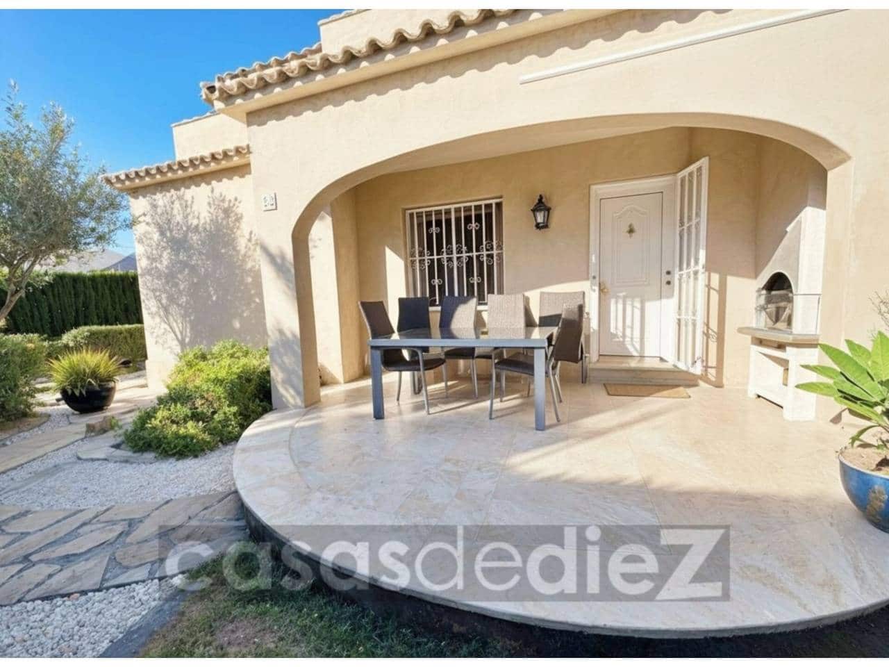 3 bedroom Villa for sale in Oliva Nova with garage - € 449,000 (Ref: 9501780)