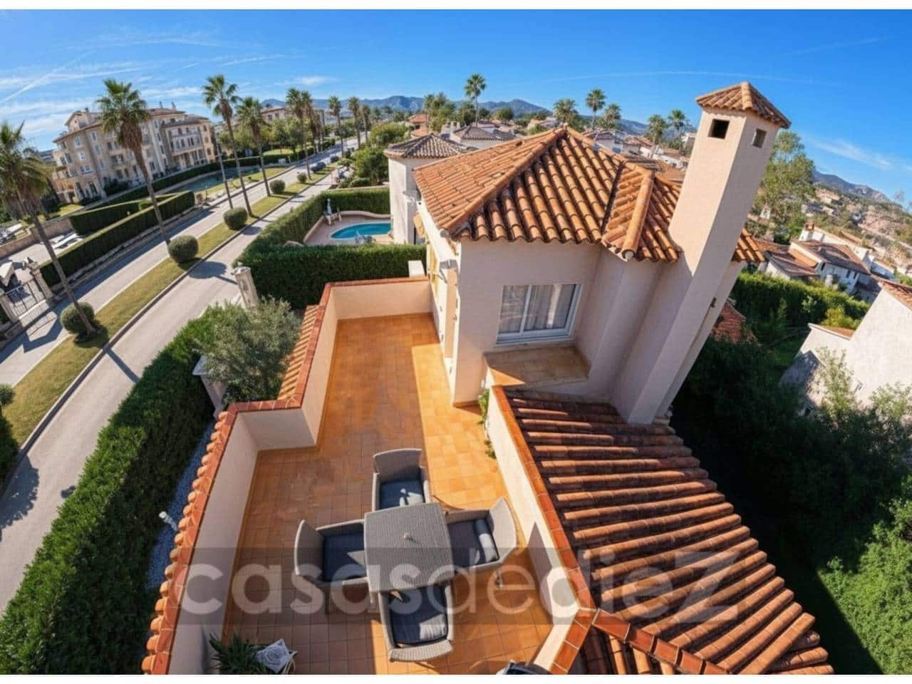 3 bedroom Villa for sale in Oliva Nova with garage - € 449,000 (Ref: 9501780)