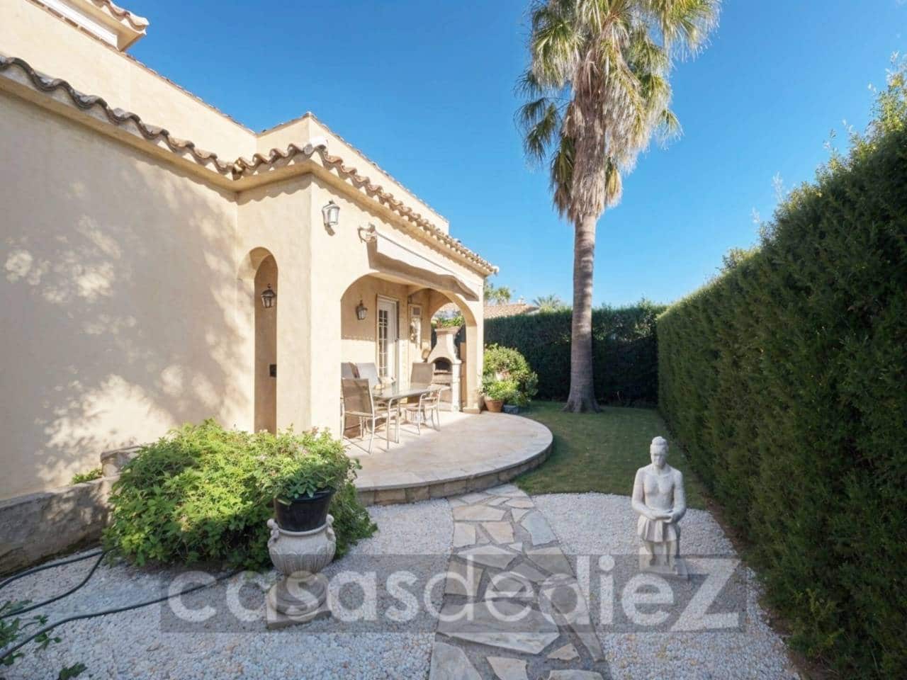 3 bedroom Villa for sale in Oliva Nova with garage - € 449,000 (Ref: 9501780)