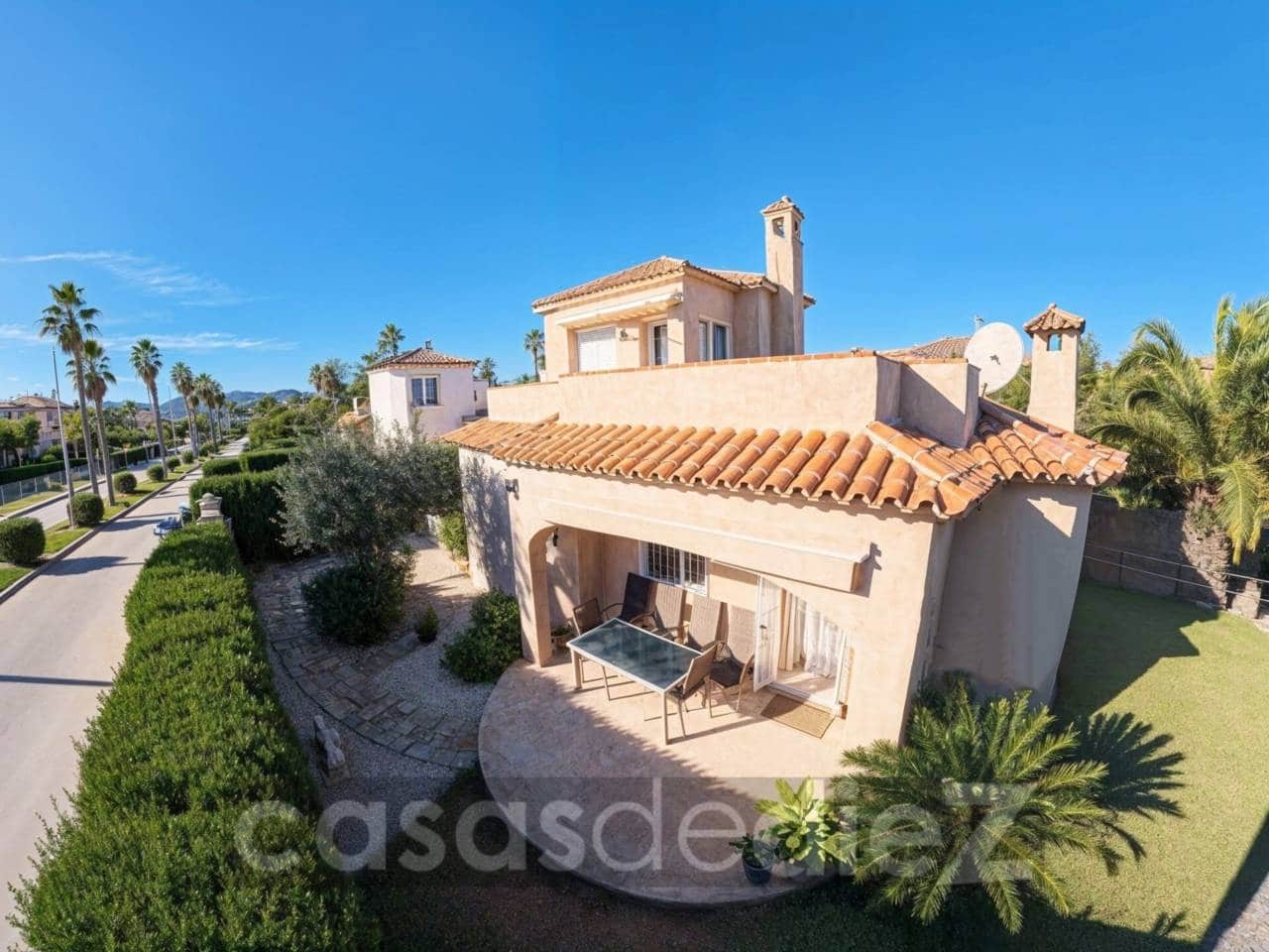 3 bedroom Villa for sale in Oliva Nova with garage - € 449,000 (Ref: 9501780)