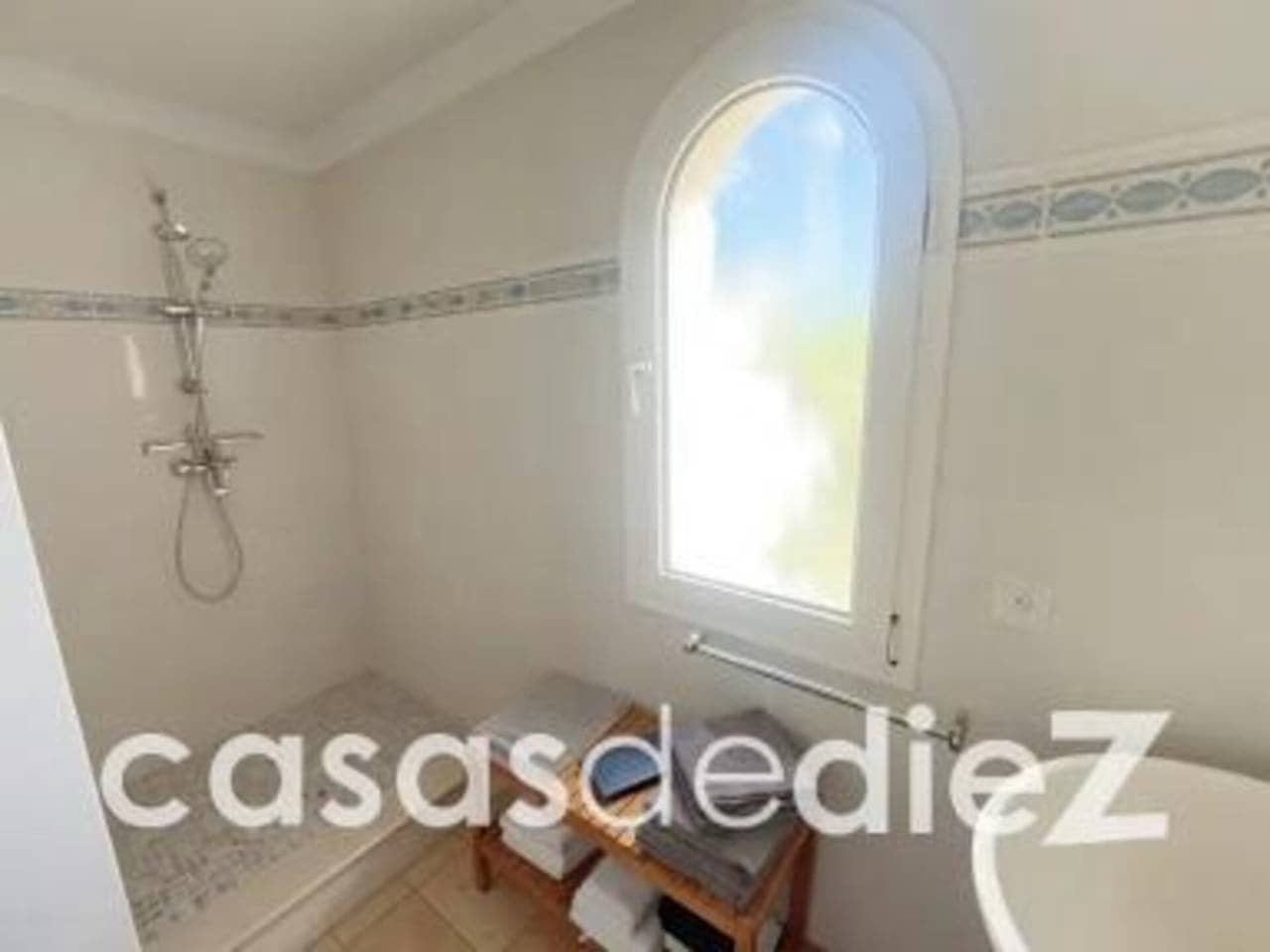 3 soveværelse Villa til salg i Oliva Nova med swimmingpool - € 495.000 (Ref: 9614563)