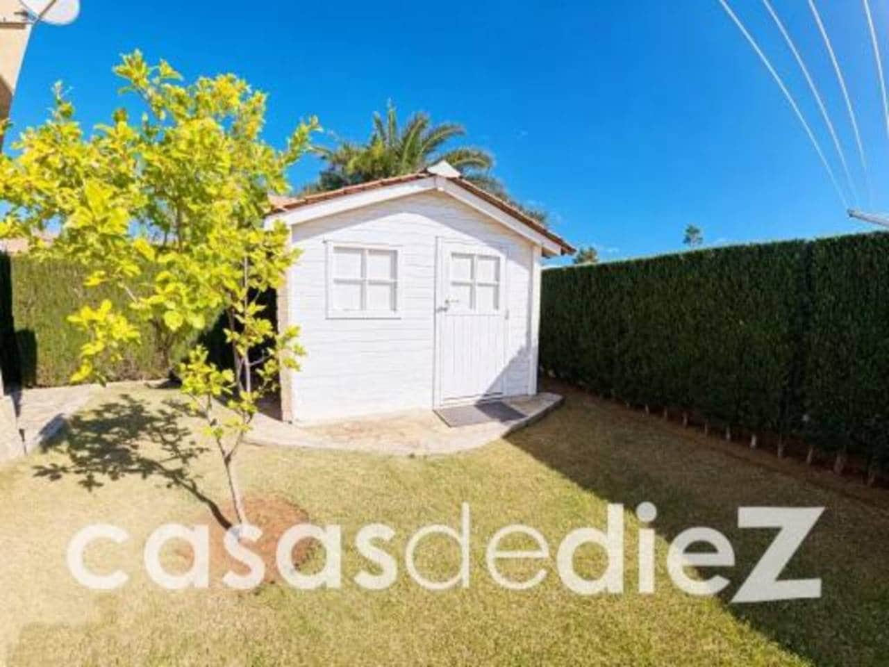 3 soveværelse Villa til salg i Oliva Nova med swimmingpool - € 495.000 (Ref: 9614563)