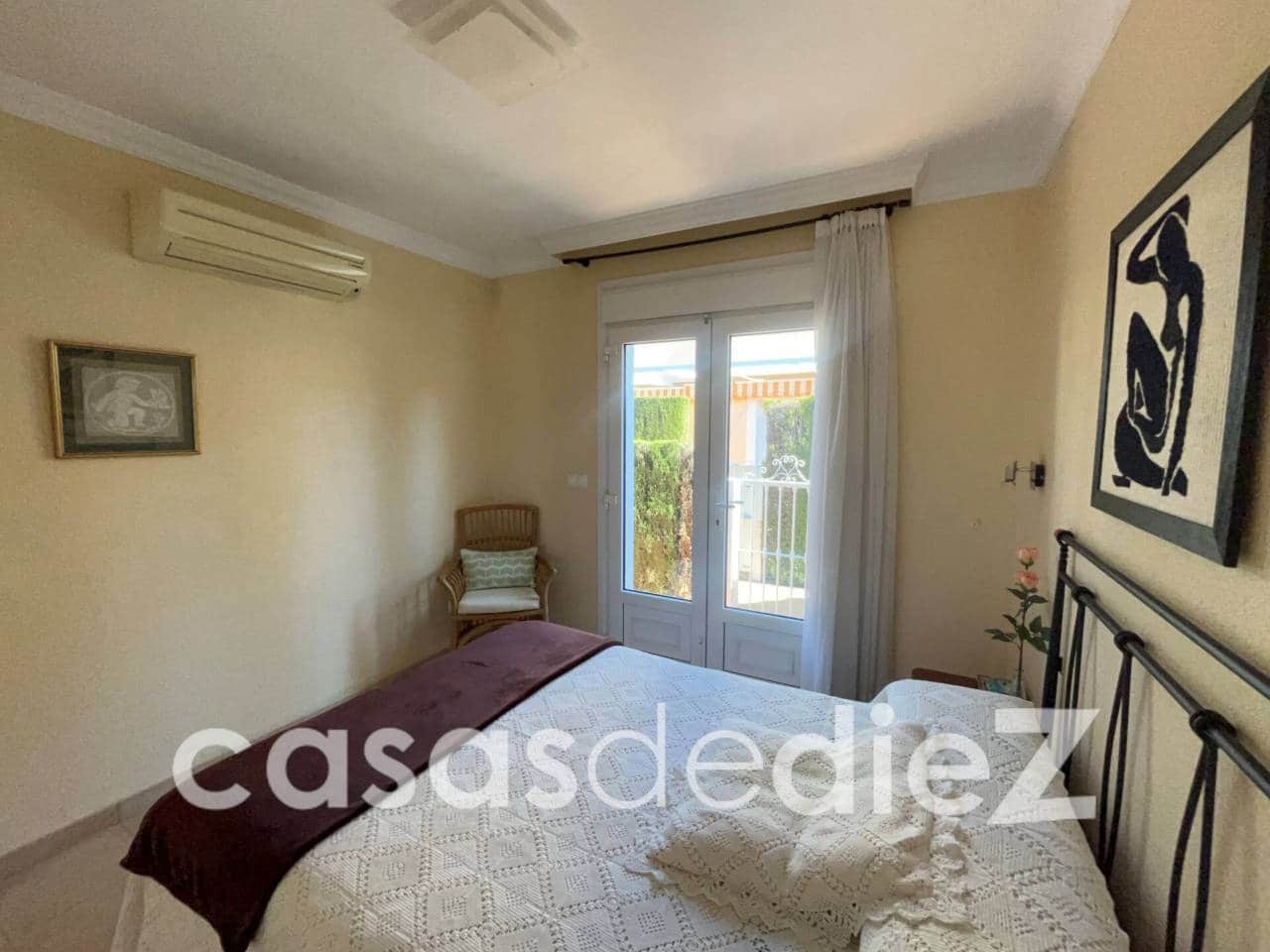 2 sovrum Radhus till salu i Oliva Nova med pool - 228 500 € (Ref: 9689914)