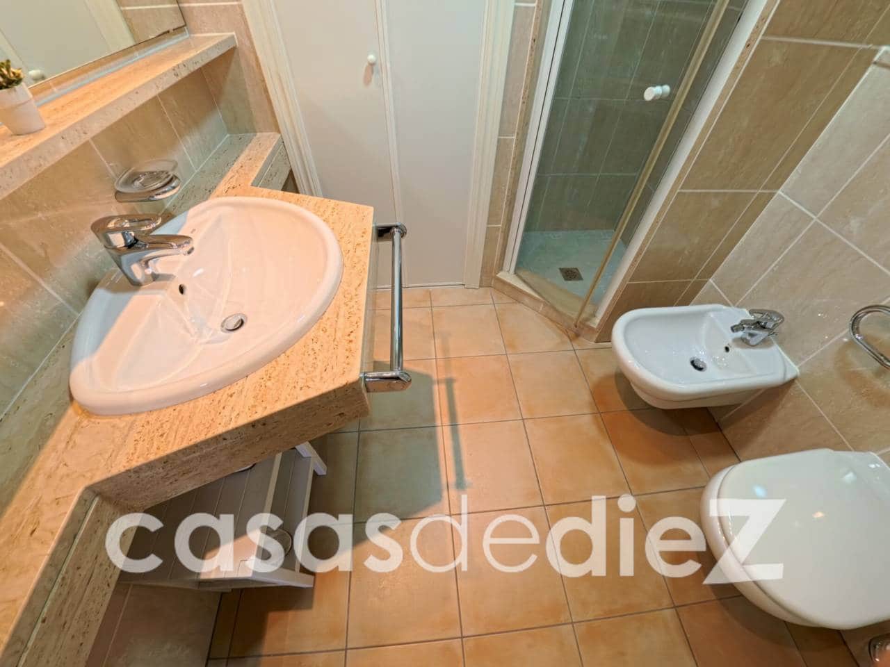 2 sovrum Radhus till salu i Oliva Nova med pool - 228 500 € (Ref: 9689914)