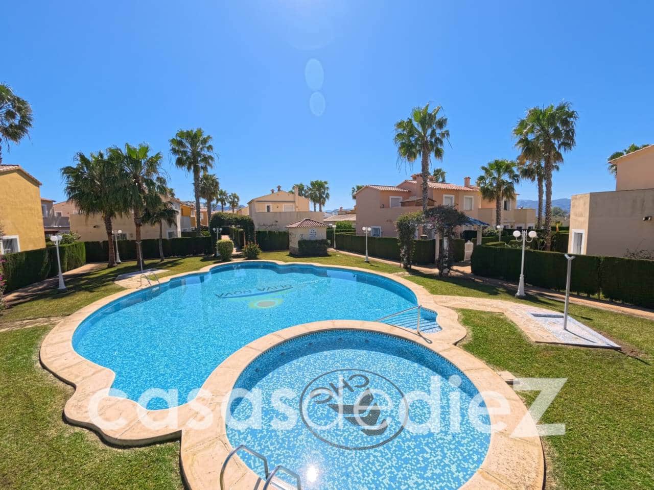 2 sovrum Radhus till salu i Oliva Nova med pool - 228 500 € (Ref: 9689914)