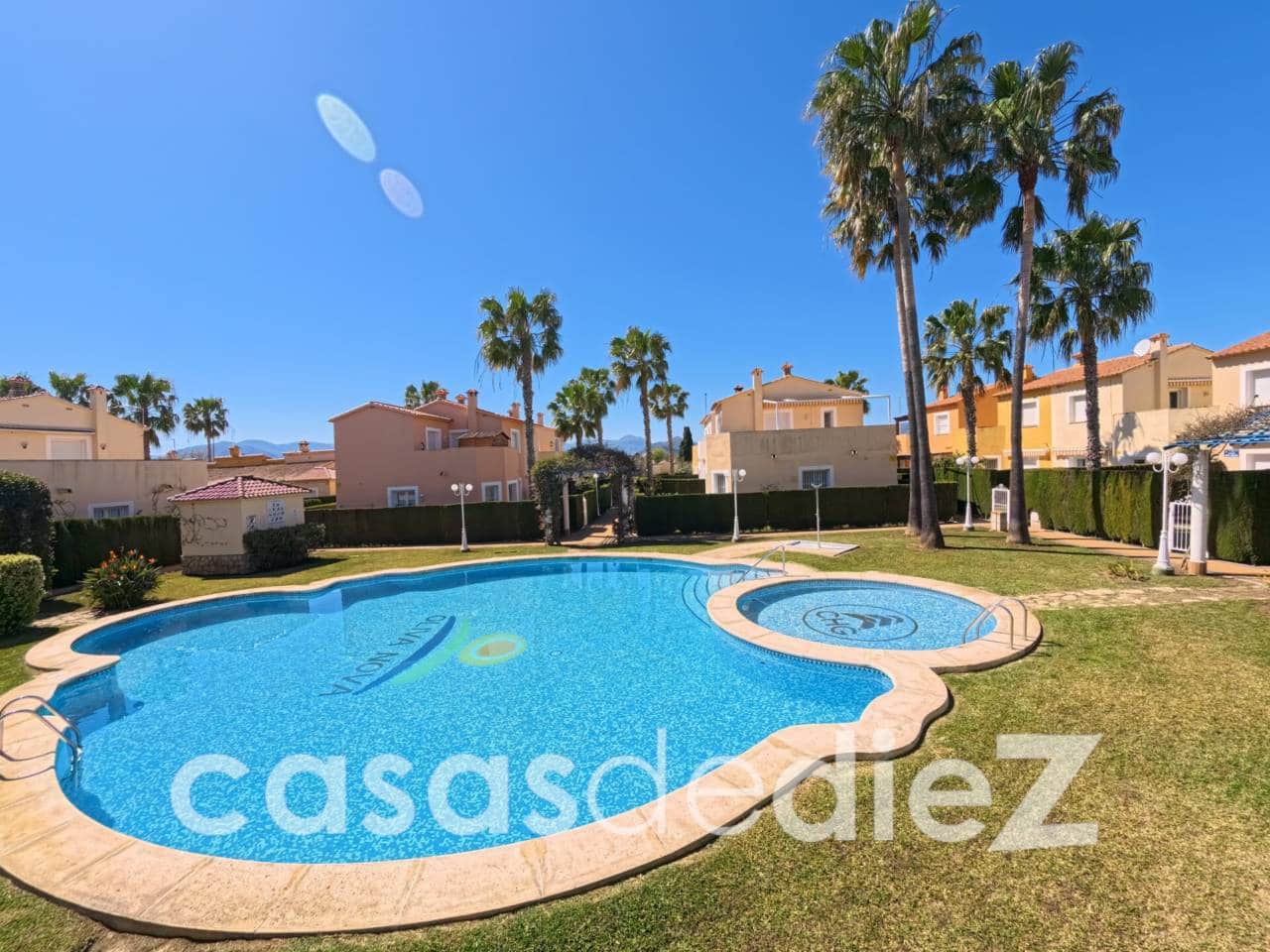 2 sovrum Radhus till salu i Oliva Nova med pool - 228 500 € (Ref: 9689914)