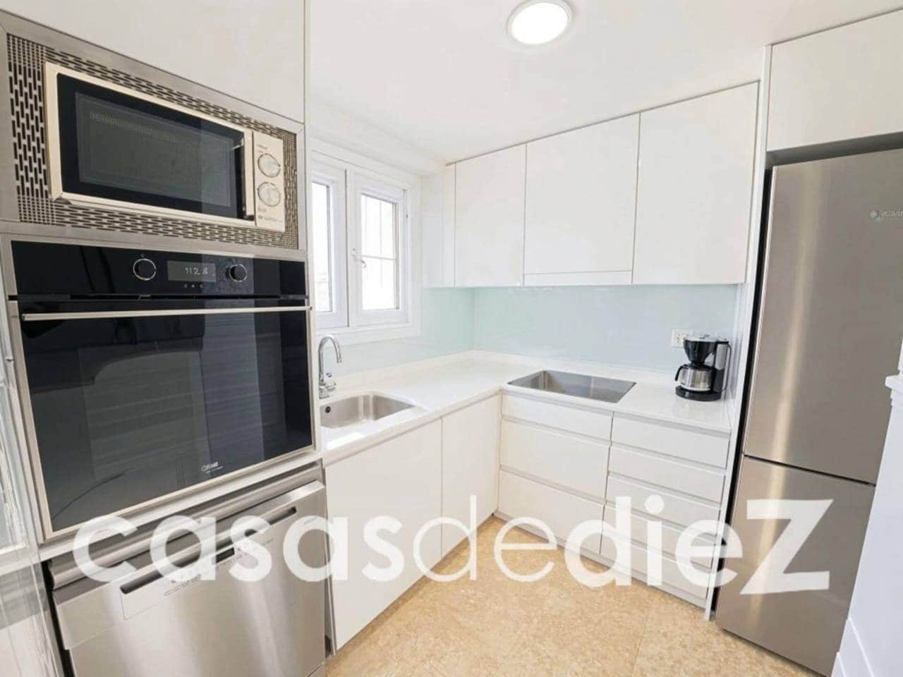 Chalet de 3 habitaciones en Oliva Nova en venta con piscina - 640.000 € (Ref: 9714367)