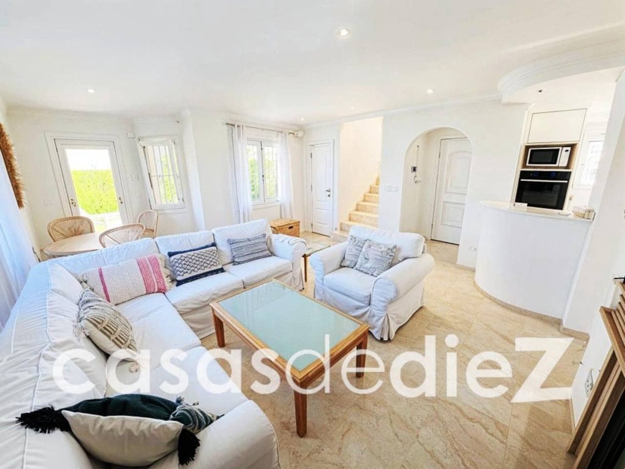 Chalet de 3 habitaciones en Oliva Nova en venta con piscina - 640.000 € (Ref: 9714367)