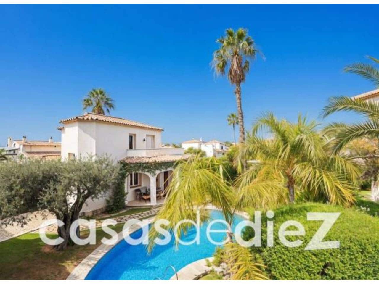 Chalet de 3 habitaciones en Oliva Nova en venta con piscina - 640.000 € (Ref: 9714367)