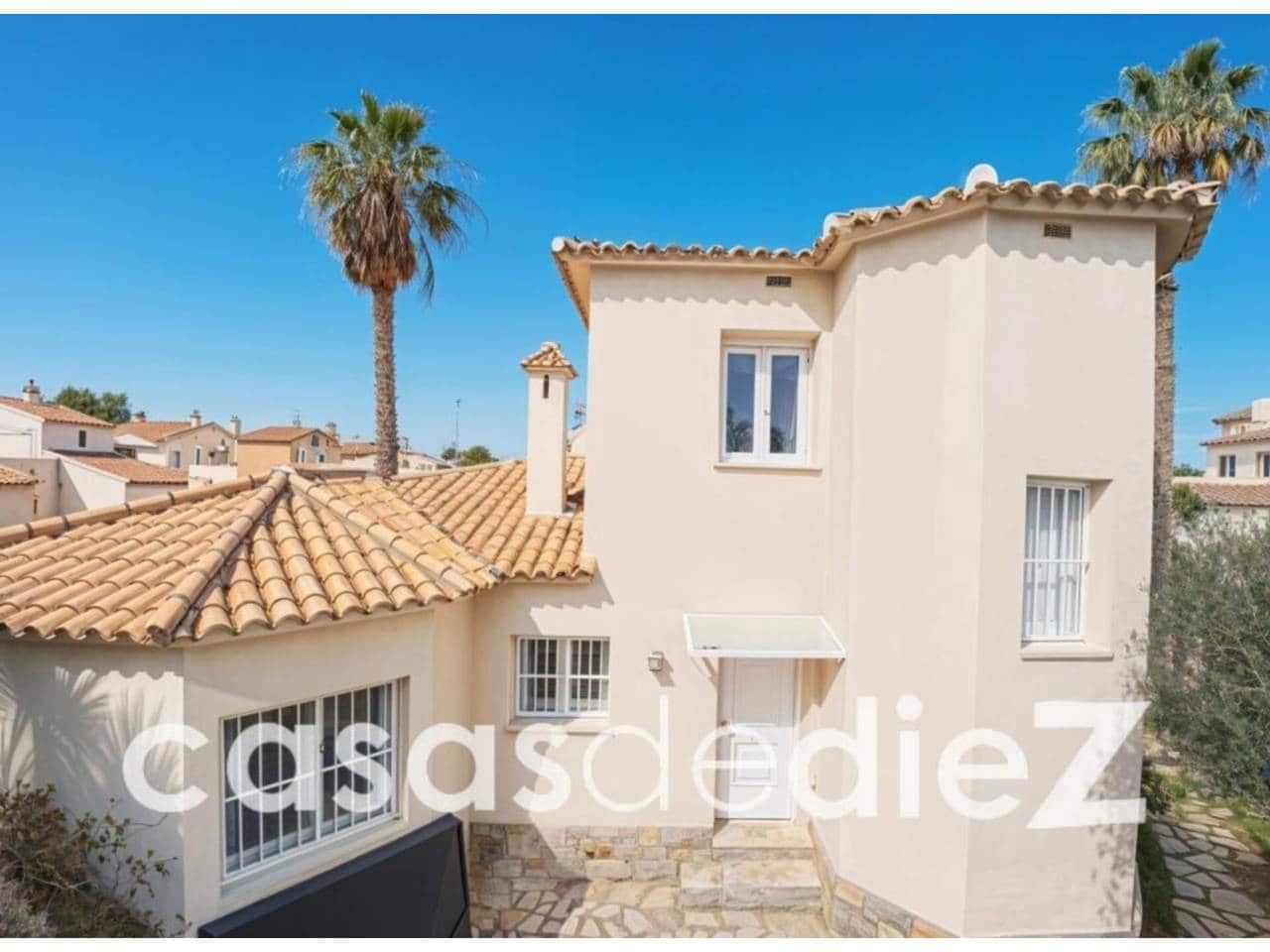 Chalet de 3 habitaciones en Oliva Nova en venta con piscina - 640.000 € (Ref: 9714367)