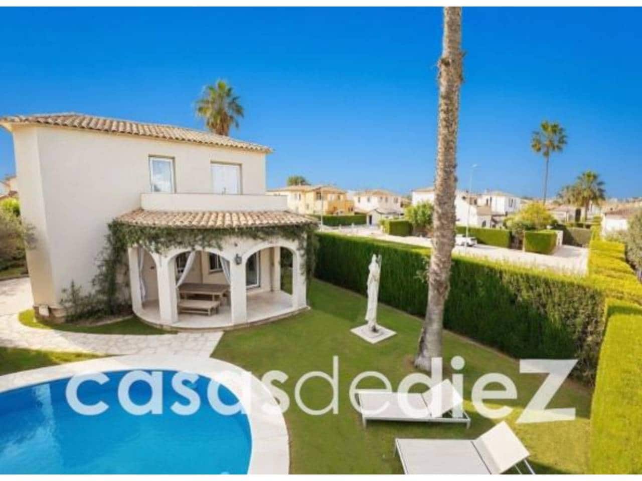 Chalet de 3 habitaciones en Oliva Nova en venta con piscina - 640.000 € (Ref: 9714367)