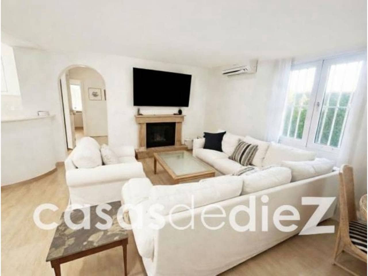 Chalet de 3 habitaciones en Oliva Nova en venta con piscina - 640.000 € (Ref: 9714367)