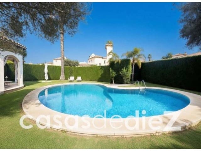 3 bedroom Villa for sale in Oliva Nova, Oliva with pool - € 640,000 (Ref: 9714367)