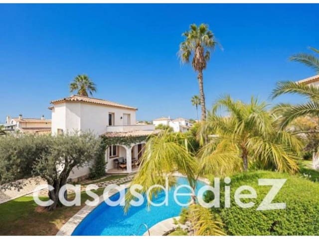 3 bedroom Villa for sale in Oliva Nova, Oliva with pool - € 640,000 (Ref: 9714367)