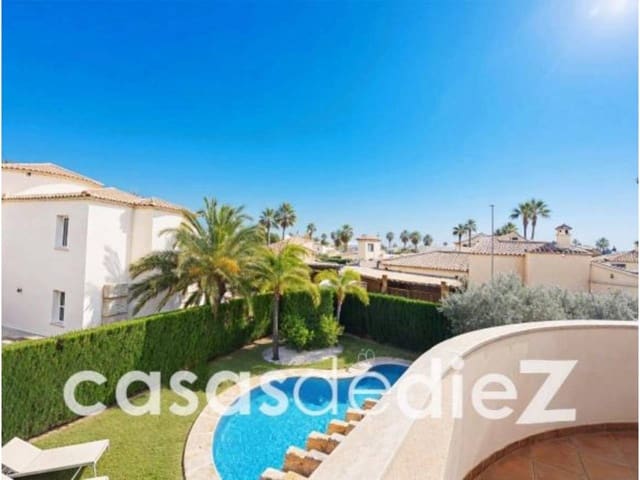 3 bedroom Villa for sale in Oliva Nova, Oliva with pool - € 640,000 (Ref: 9714367)