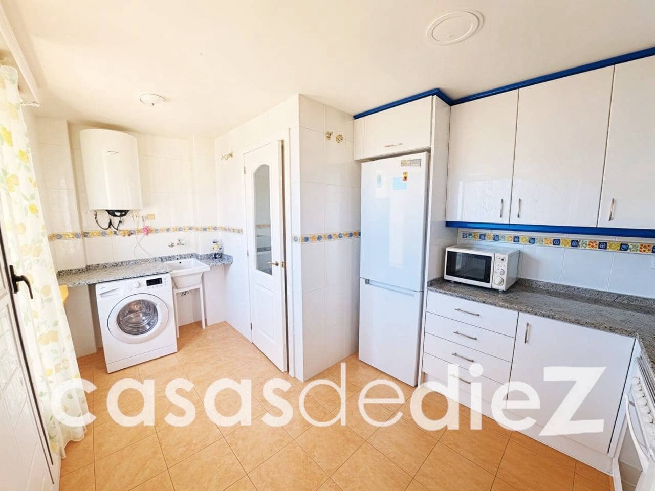 4 sypialnia Dom na sprzedaż w Miasto Walencja z basenem garażem - 315 000 € (Ref: 9793837)