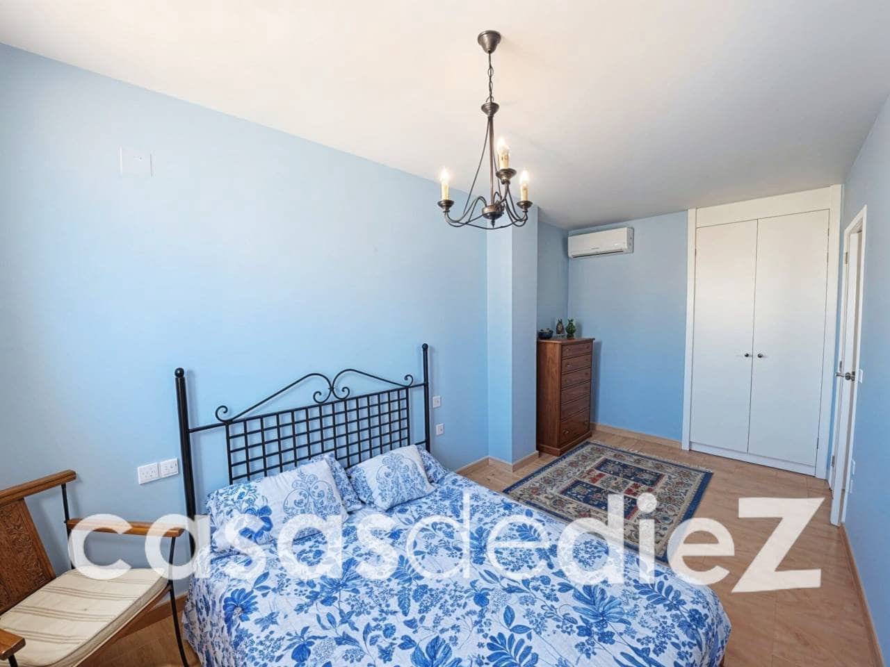 4 sypialnia Dom na sprzedaż w Miasto Walencja z basenem garażem - 315 000 € (Ref: 9793837)