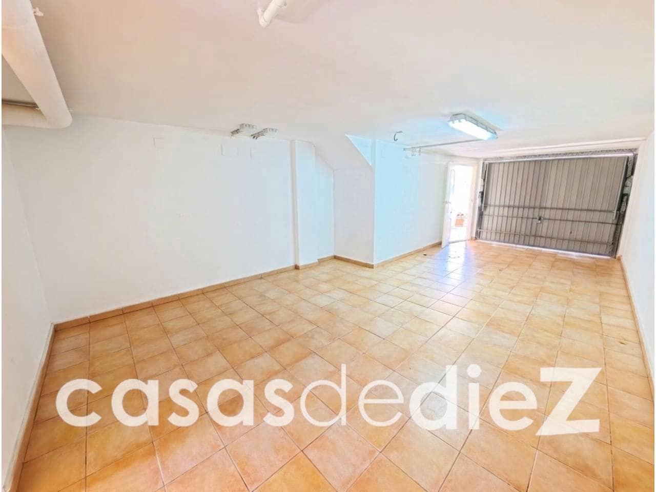 4 sypialnia Dom na sprzedaż w Miasto Walencja z basenem garażem - 315 000 € (Ref: 9793837)