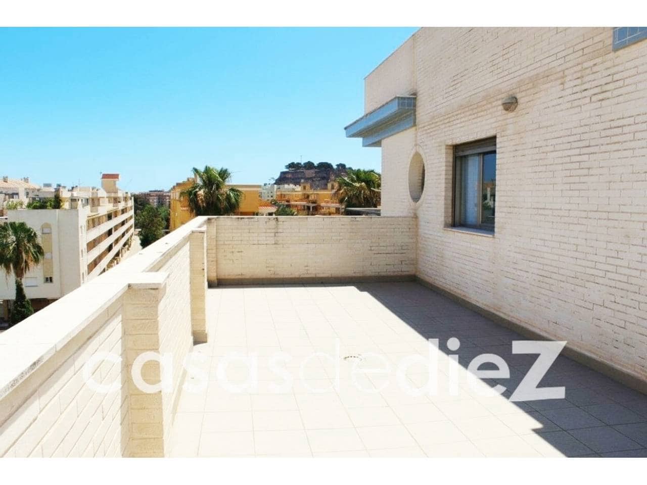 3 bedroom Penthouse for sale in Denia with pool garage - € 685,000 (Ref: 9863894)