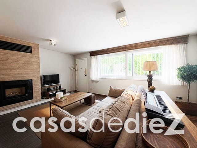 Casa de 3 habitaciones en Oliva en venta con garaje - 455.000 € (Ref: 9891527)