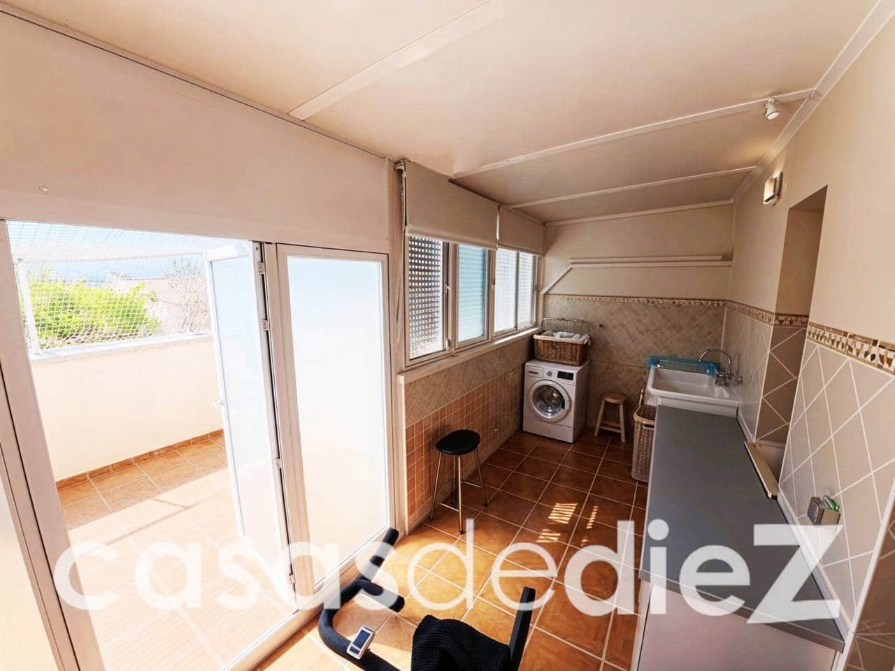 Casa de 3 habitaciones en Oliva en venta con garaje - 455.000 € (Ref: 9891527)