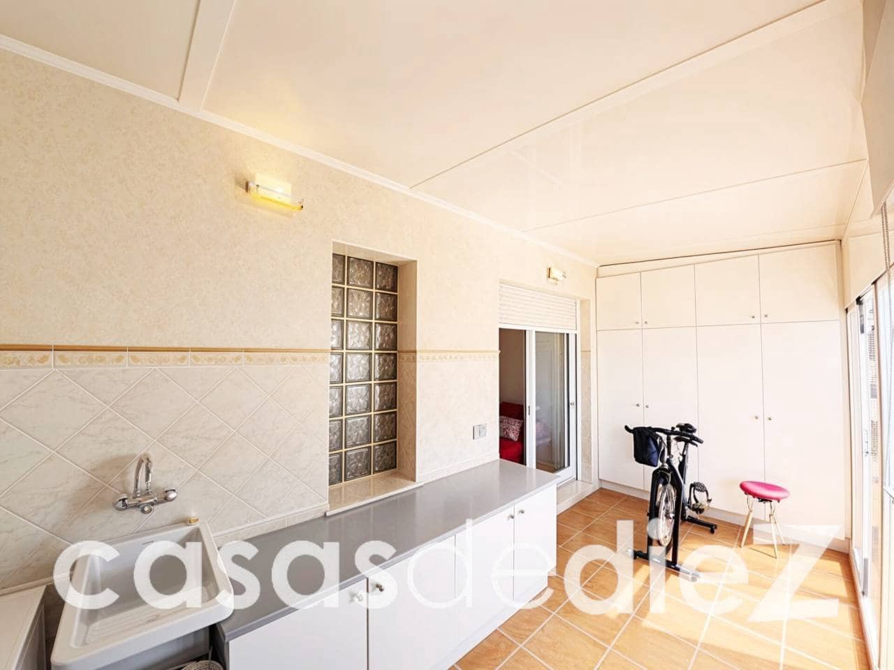 Casa de 3 habitaciones en Oliva en venta con garaje - 455.000 € (Ref: 9891527)