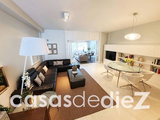 Casa de 3 habitaciones en Oliva en venta con garaje - 455.000 € (Ref: 9891527)
