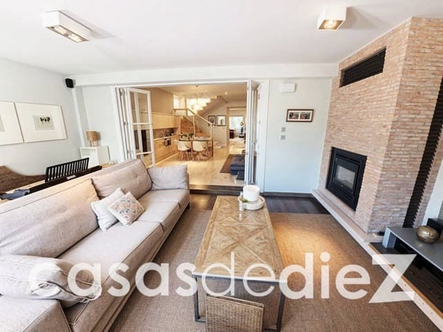 Casa de 3 habitaciones en Oliva en venta con garaje - 455.000 € (Ref: 9891527)