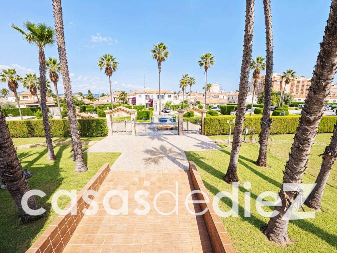 2 bedroom Flat for sale in Oliva Nova with pool garage - € 554,000 (Ref: 9930012)