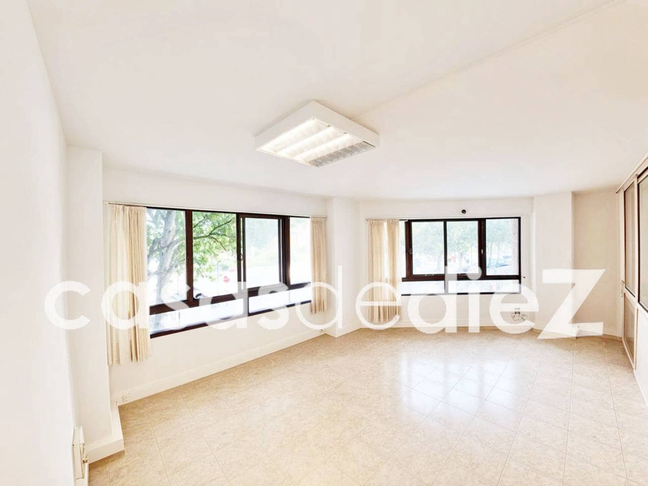 5 sypialnia Biuro do wynajęcia w Oliva - 650 € (Ref: 9976725)
