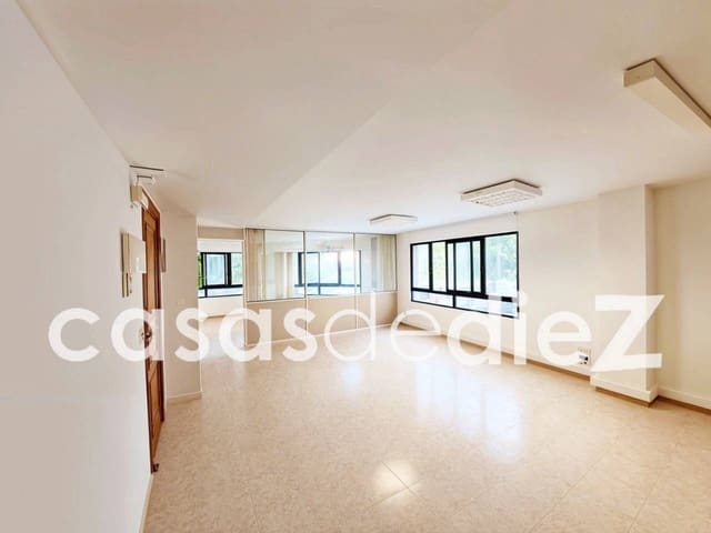5 soverom Kontor til leie i Oliva - € 650 (Ref: 9976725)