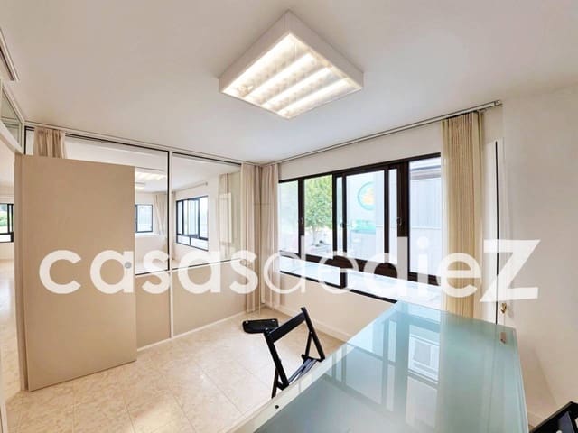 5 soverom Kontor til leie i Oliva - € 650 (Ref: 9976725)