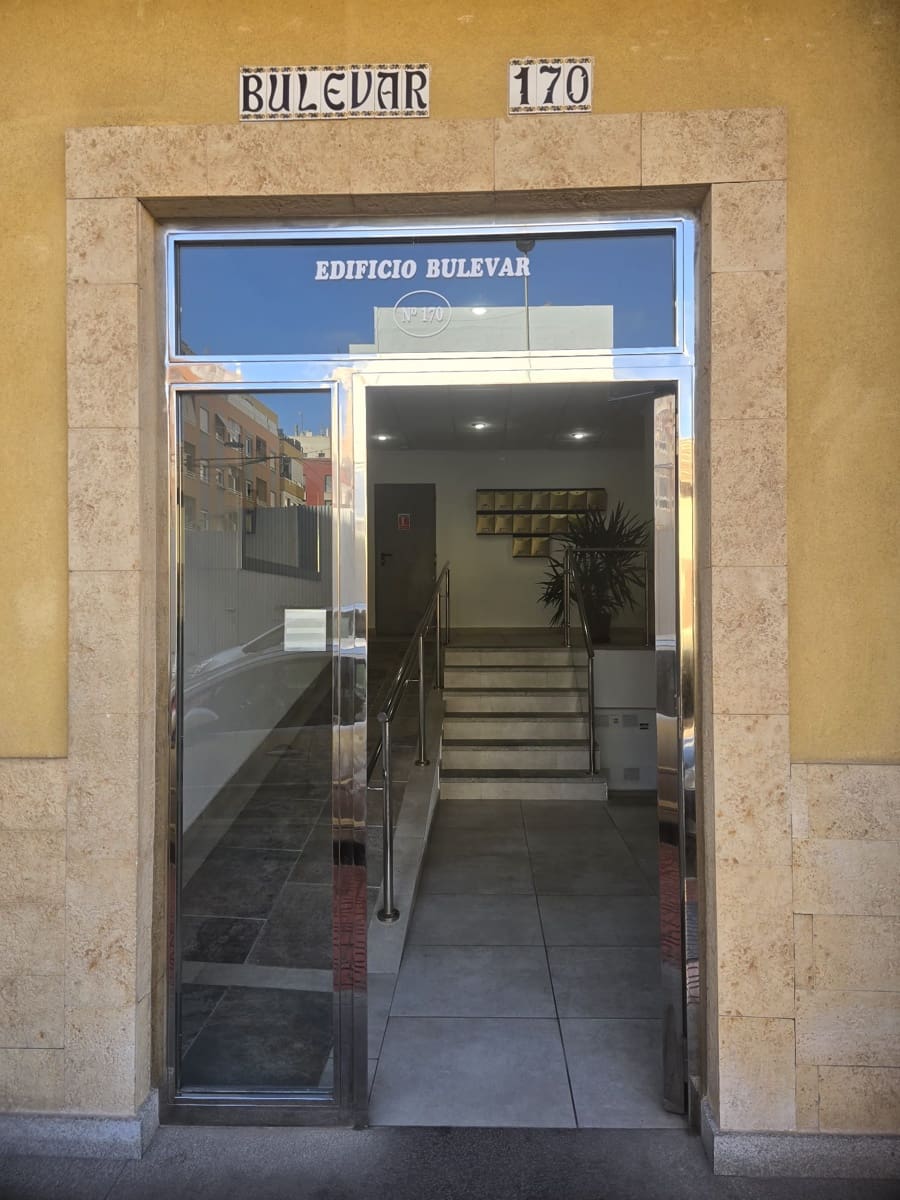 2 slaapkamer Penthouse te koop in Torrevieja - € 126.900 (Ref: 9285666)