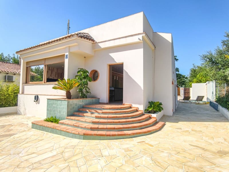 4 bedroom Villa for sale in Gandia with pool garage - € 440,000 (Ref: 10061712)
