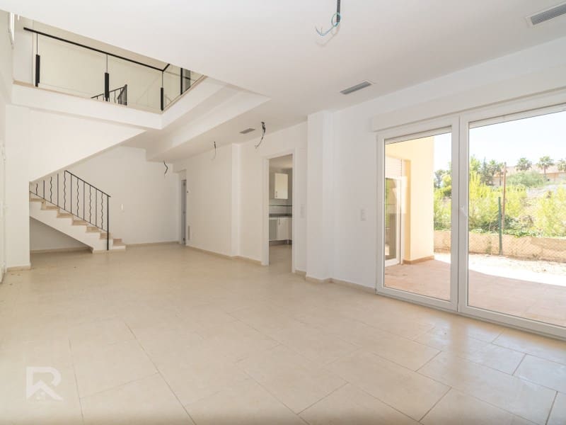 3 soverom Hus til salgs i Benicolet med svømmebasseng garasje - € 255 000 (Ref: 10124277)