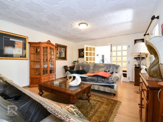 3 bedroom Villa for sale in Daimús with garage - € 329,900 (Ref: 7803584)