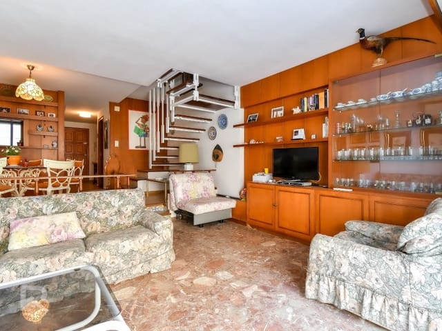 4 bedroom Apartment for sale in Gandia with garage - € 370,000 (Ref: 7990112)