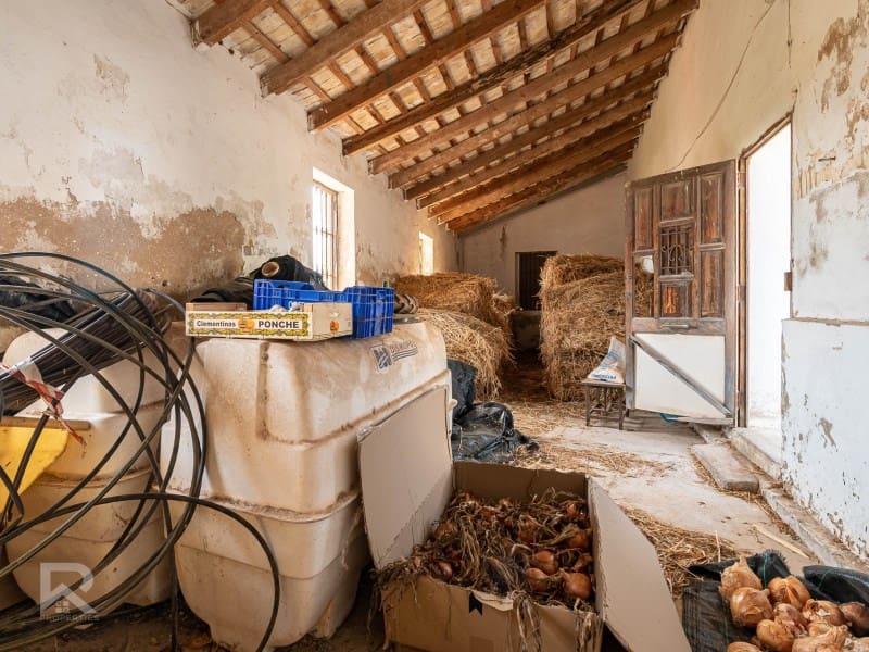 12 soveværelse Finca/Landehus til salg i Benifairo de la Valldigna - € 480.000 (Ref: 8458543)