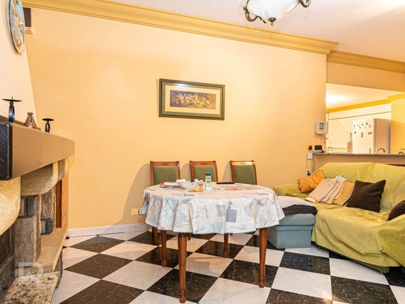 7 soveværelse Byhus til salg i Oliva med garage - € 285.000 (Ref: 8652925)