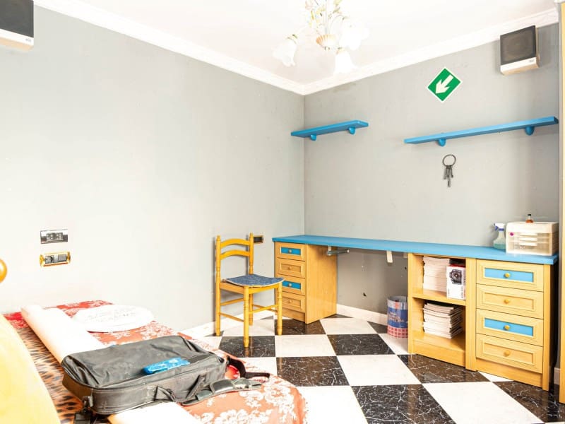 7 soveværelse Byhus til salg i Oliva med garage - € 285.000 (Ref: 8652925)